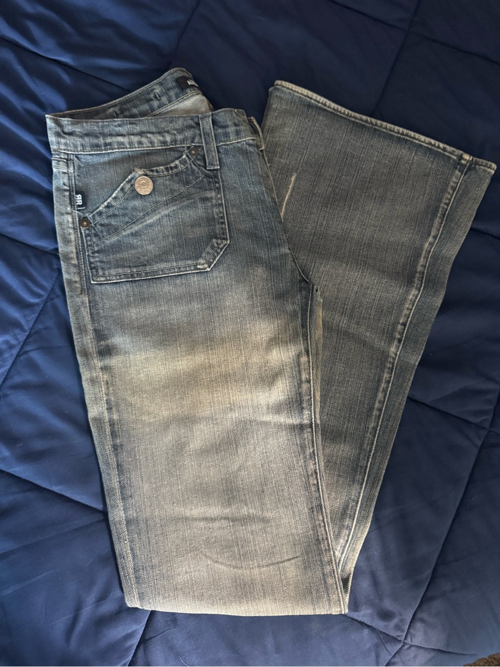 Rock & Republic “Scorpion” Style Women’s Faded Blue Bootcut Jeans